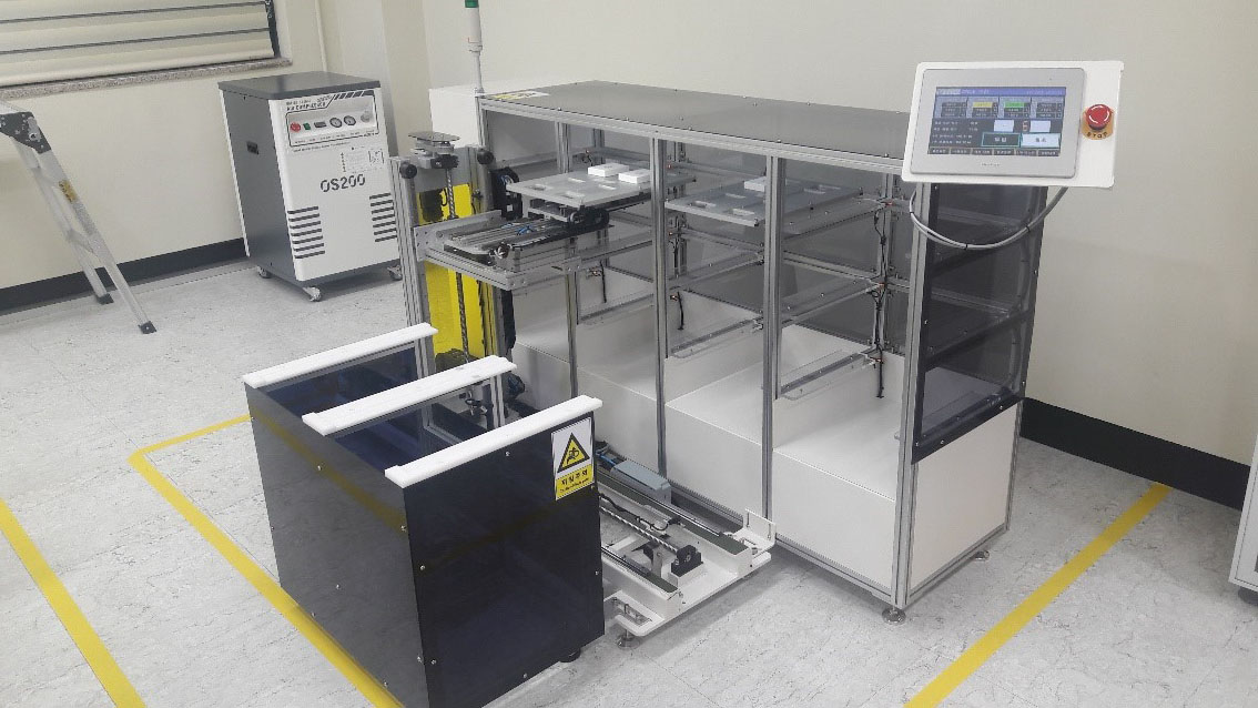 Smart In-Factory Logistics Lab(IoT 기반의 In-Factory 물류 실습 장비) 사진 2 입니다.